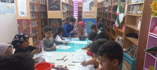 ایستگاه نقاشی در محل کتابخانه رودکی میمه